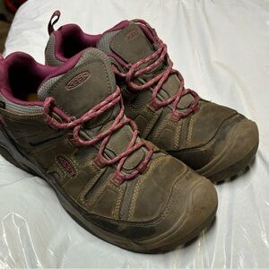 Women's Keen Circadia Vent Hiking Shoes 10